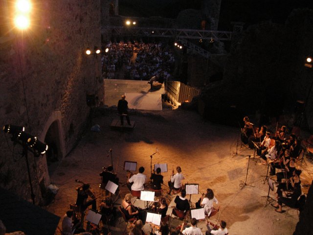 Arthur & les Chevaliers de la paille blonde